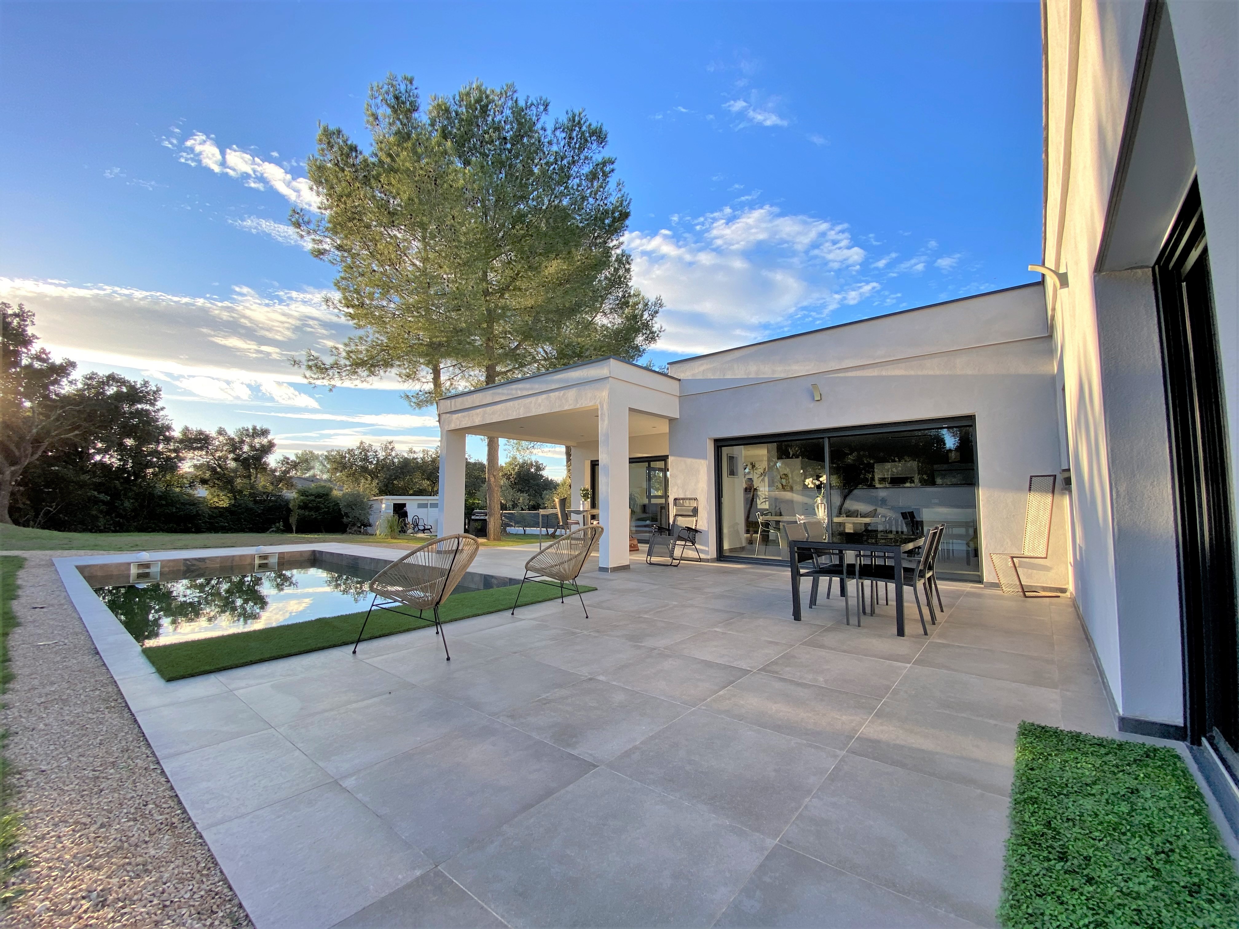 vente Nîmes Villa contemporaine avec piscine Côté Pierres Immobilier